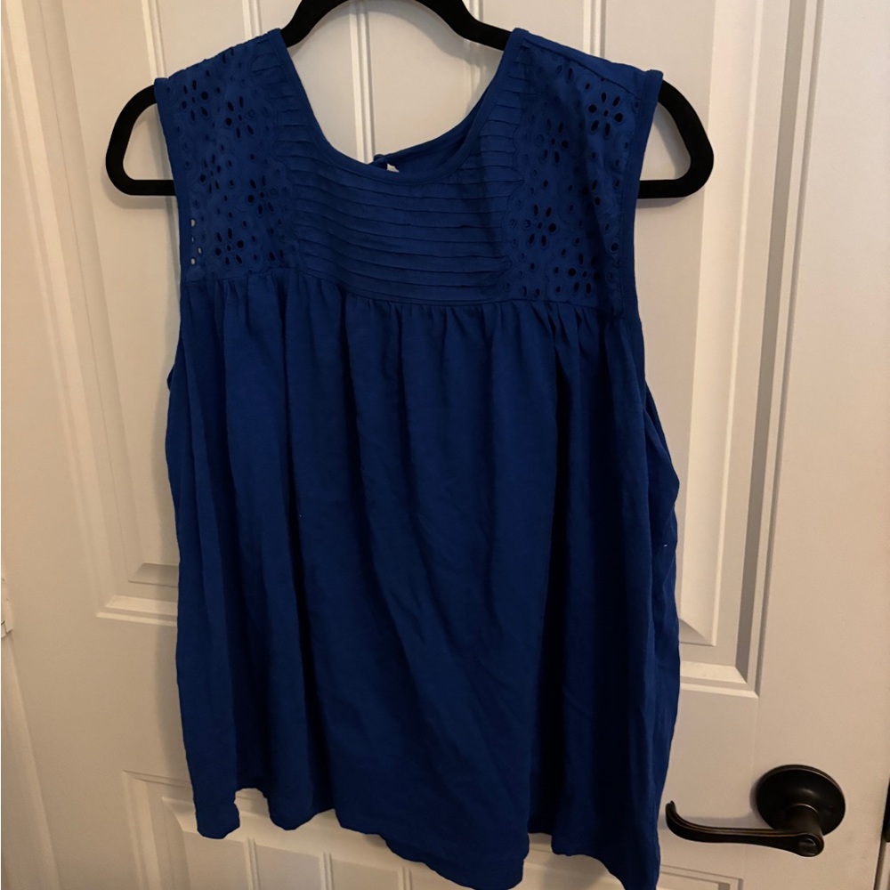 St. John's Bay Blue Sleeveless Tank Top with Textured Yoke